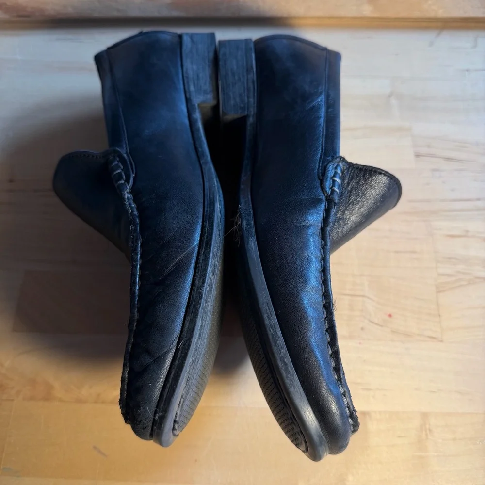 Johnston & Murphy 9 Black sheepskin Venetian Leather Loafers dress shoes supple